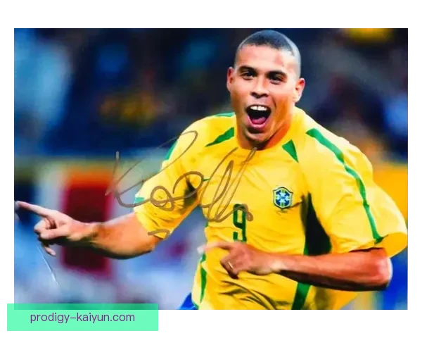 全球足球球星全纪录：揭秘传奇运动员的职业生涯与辉煌成就，值得关注